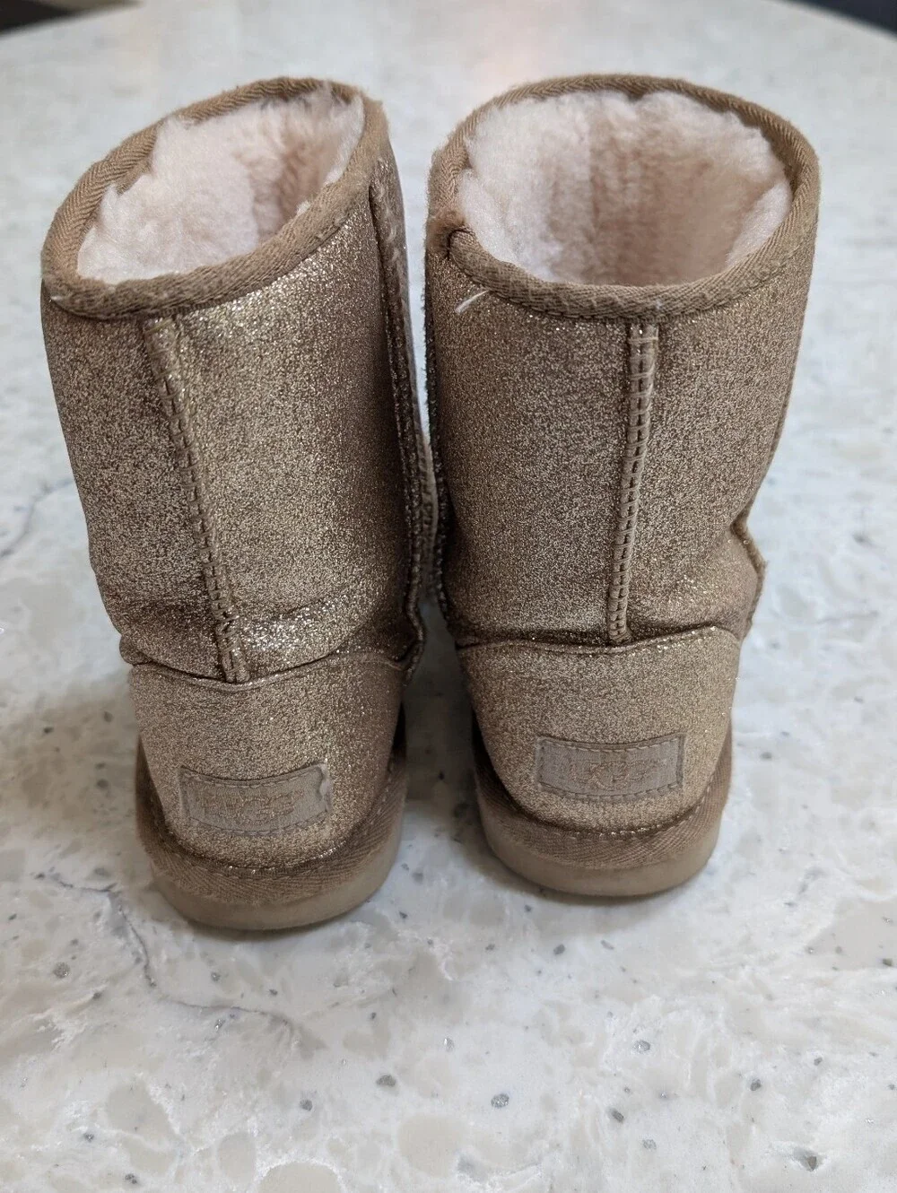 UGG Kids Classic Short II Gold Glitter Boot Girls Size 3